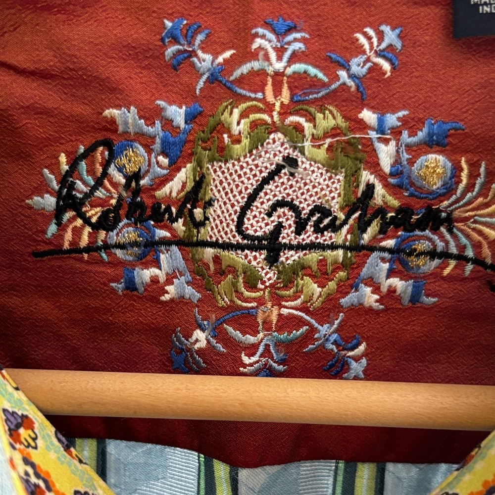 Robert Graham Red and Blue Embroidered Design